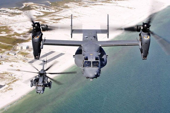 Máy bay vận tải cánh xoay cất/hạ cánh thẳng đứng V-22 Osprey hiện có của Mỹ.